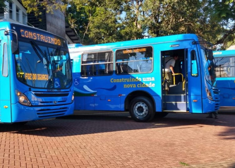 Frota de ônibus em circulação está reduzida. Foto: PMFI