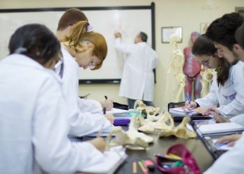 Aula de Medicina na UNILA. Foto: Divulgação/UNILA