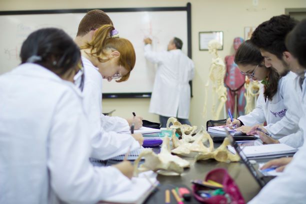 Aula de Medicina na UNILA. Foto: Divulgação/UNILA