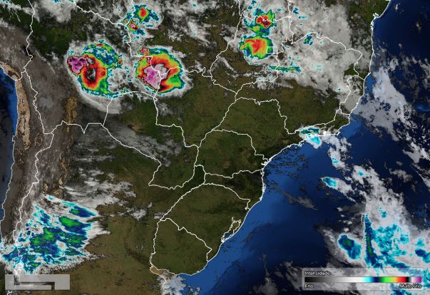 Foto de satélite divulgada pelo Simepar nesta terça-feira.