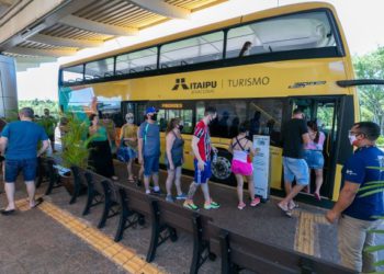 Turistas na Itaipu. Fotos: Kiko Sierich/ PTI