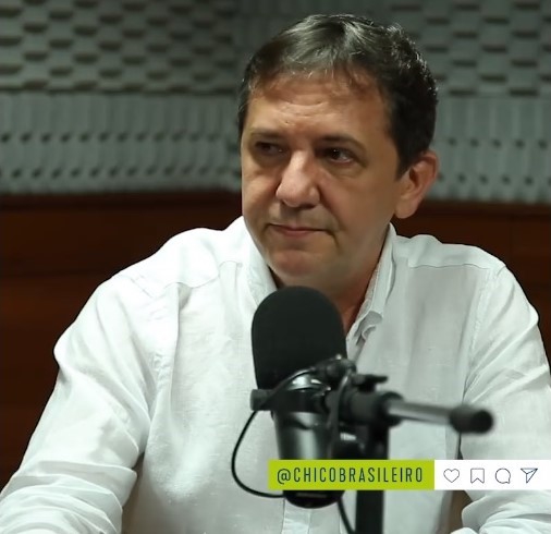 Chico Brasileiro em entrevista à Rádio Cultura de Foz. Foto: Rádio Cultura