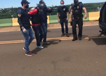 Escolta de preso extraditado. Fonte: PF/Divulgação
