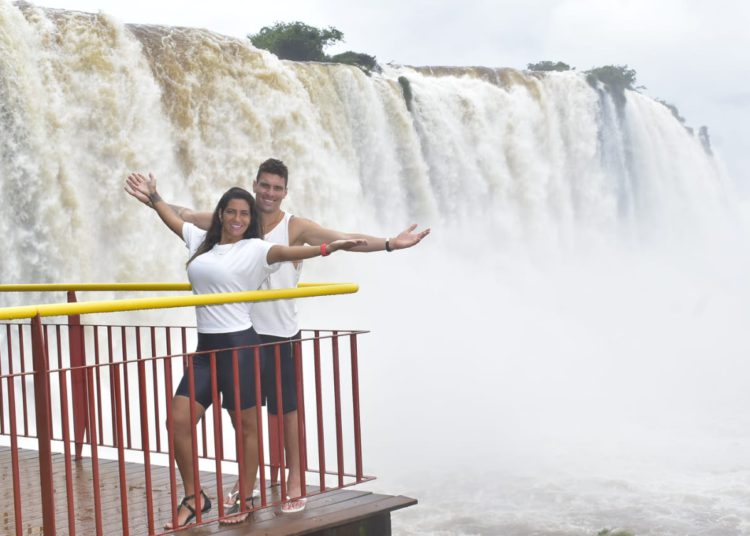 Visitantes nas Cataratas do Iguaçu. Foto: Divulgação/Cataratas SA