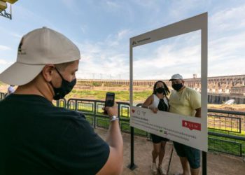 Visitantes na Itaipu. Foto: Kiko Sierich