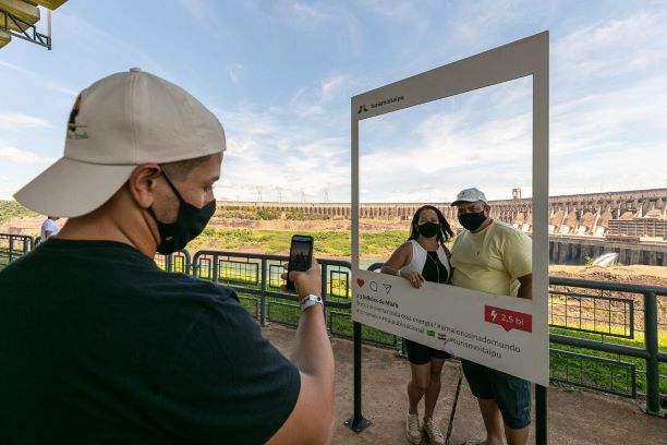 Visitantes na Itaipu. Foto: Kiko Sierich