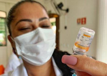 Vacinação contra a Covid-19 em Foz. Foto: PMFI/Divulgação