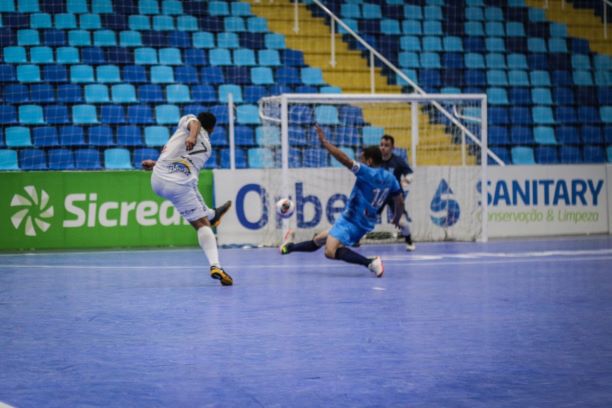 Jogo de ontem. Foto: Leonardo Hübbe / Taça Brasil de Futsal