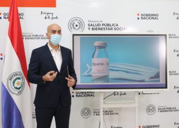 Ministro Julio Mazzoleni anuncia compra das vacinas Sputnik V. Foto Ministério da Saúde.