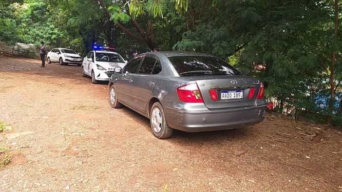 Carro roubado em Foz e usado em assalto em Ciudad del Este, no Paraguai, neste ano. Foto: La Clave