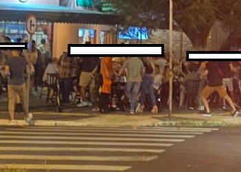 Bar lotado onde o prefeito de Foz do Iguaçu estava. Foto: redes sociais