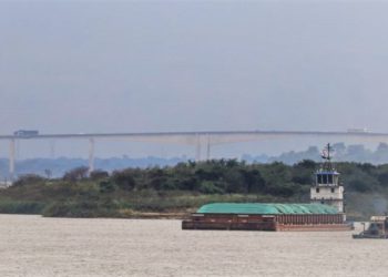Exportação de soja pelo Rio Paraná. Foto: Agência IP