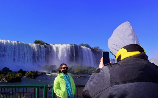 Turistas voltam a visitar as Cataratas do Iguaçu. Foto: Mateus Oliveira / Parque Nacional do Iguaçu