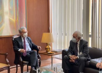 A solicitação foi realizada em reunião no Itamaraty, em Brasília, com o secretário de Assuntos de Soberania Nacional e Cidadania do Ministério de Relações Exteriores, Paulino Franco de Carvalho Neto. Foto: Camila Tonett