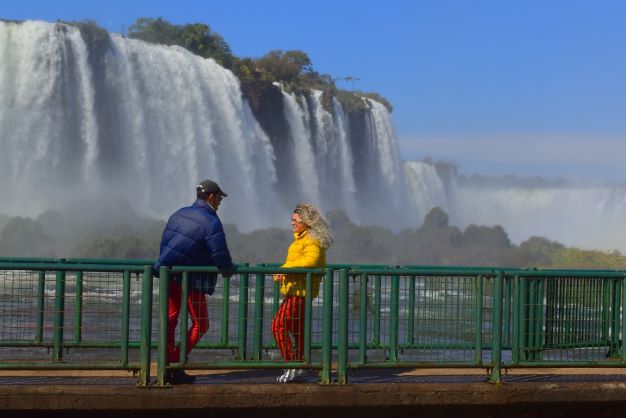 Turistas nas Cataratas do Iguaçu. Foto: Divulgação/Cataratas S/A