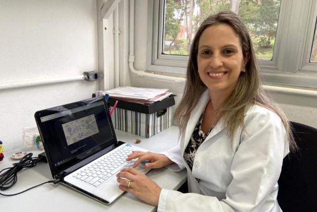 Professora Juliana Mara Serpeloni. Foto: SETI/Divulgação