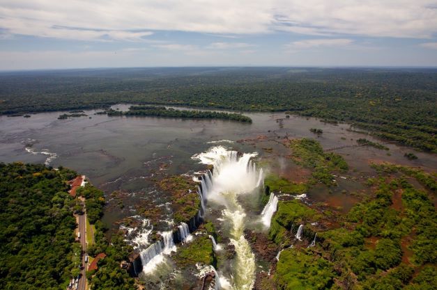 Cataratas do Iguaçu. Foto: Bruno Bimbatto/Divulgação