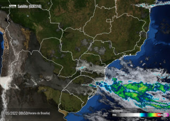 Imagem feita por satélite divulgada neste domingo, às 8h50, pelo Simepar