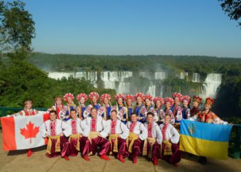 Apresentação no mirante das Cataratas do Iguaçu.   Fotos: Nilmar Fernando #FotoEquipeCataratas