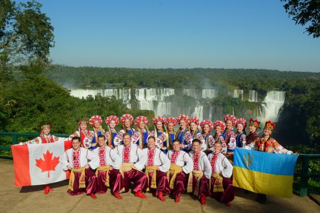 Apresentação no mirante das Cataratas do Iguaçu.   Fotos: Nilmar Fernando #FotoEquipeCataratas