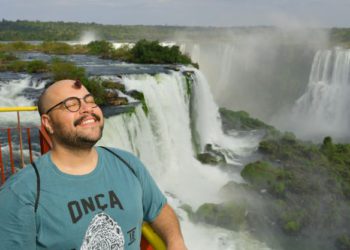 Artista em visita às Cataratas. Foto: Wesley Maurício #FotoEquipeCataratas