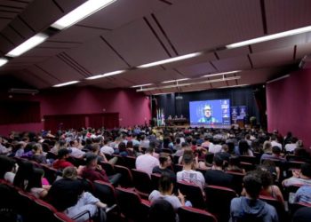 A solenidade oficial de lançamento das normas. Foto: UDC/Divulgação