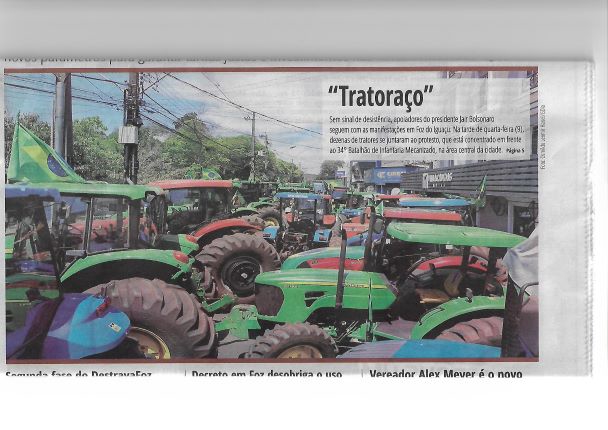 Apoio de "tratoraço" em frente ao Batalhão do Exército. Foto: reprodução capa do GDia.