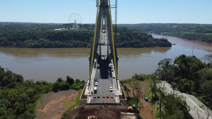 Com estrutura finalizada, Ponte da Integração Brasil-Paraguai atinge 96,6% de conclusão. Fotos: DER