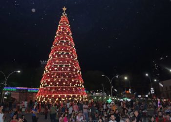 Natal Águas e Luzes na Praça da Paz. Foto: Christian Rizzi/PMFI