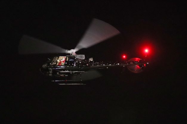 Papai Noel chegou de helicóptero. Fotos> Christian Rizzi/PMFI