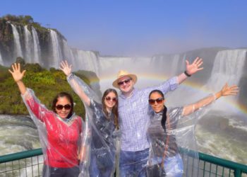 Visitantes nas Cataratas do Iguaçu. Foto: Fábio Júnior #FotoEquipeCataratas