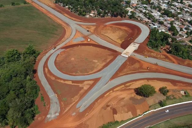 Viaduto da BR-277 ganha forma na nova Perimetral Leste de Foz do Iguaçu
Fotos: DER