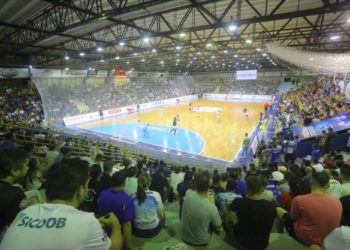 Caldeirão Azul lotado. Foto: Nilton Rolin/Foz Cataratas Futsal