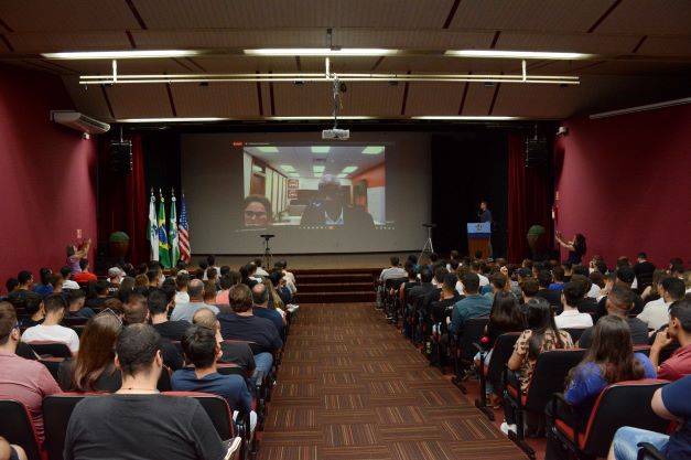 DR. STEPHEN B. BAYNE – Ph.D., MS e BS em Engenharia Elétrica pela Texas Tech University. Foto: UDC/Divulgação