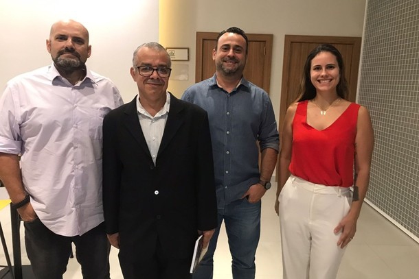 Da esquerda para a direita: André Ricardo Di Buriasco, Alessandro Ximenes,  Rafael Carbonera (diretor financeiro) e  Bárbara Carvalho (diretora Técnica). Foto: PMFI/divulgação