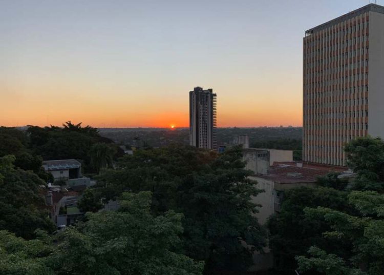 Pôr do sol em Foz do Iguaçu. Foto: Elias Dandolini