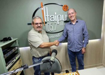 Flavio Ghellere Junior, ex-proprietário da emissora (à esquerda) e José Elias. Foto: divulgação