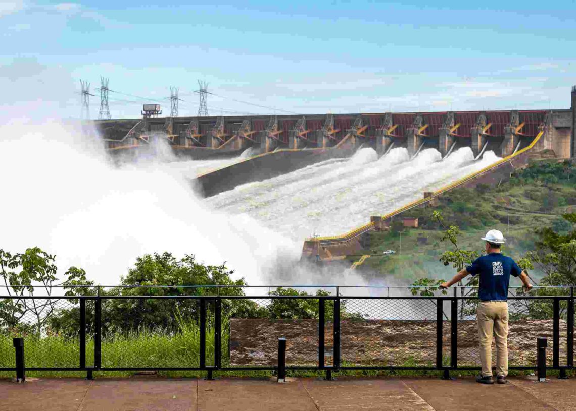 Vertedouro da Itaipu aberto em maio de 2023. Foto ilustrativa: Rubens Fraulini/IB