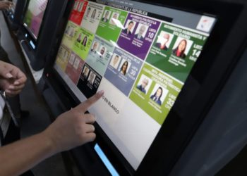 Urnas eletrônicas de votação no Paraguai também imprimem o voto. Foto: Agência IP