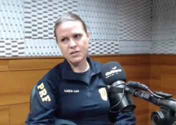 Luiza Fux em entrevista à Rádio Cultura. Foto: captação de vídeo