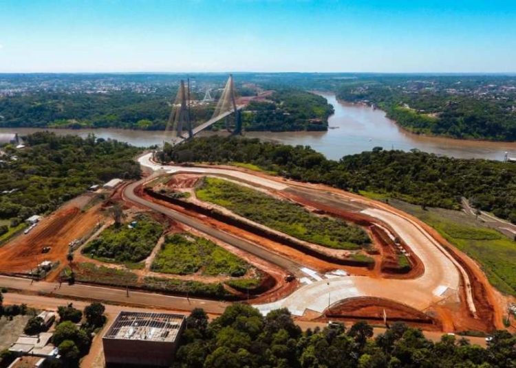 Obras de acesso à Ponte da Integração. Foto: MOPC/Divulgação