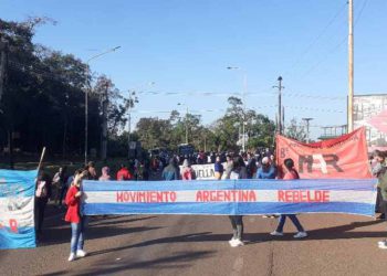 Protesto contra o FMI nesta quinta-feira, em Puerto Iguazú. Foto: cortesia