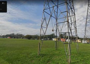 Linhão de transmissão de energia tendo ao fundo a Concha Acústica do Gramadão da Vila A, onde será realizada a Fartal. Foto: captação do Google Maps