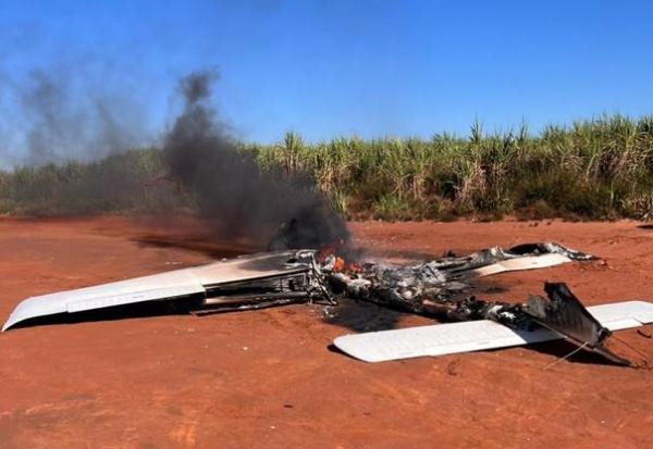 Aeronave foi incendiada pelo piloto. Foto: reprodução/FAB