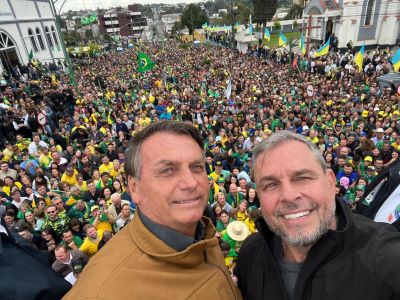 O deputado Ricardo Arruda (PL) ao lado do ex-presidente Jair Bolsonaro. Foto: Divulgação