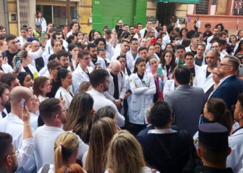 Estudantes mobilizados em frente ao Cones, Foto: Frederico Mora publicada no X