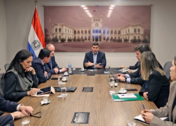 Presidente Santiago Peña em reunião com a Equipa Económica Nacional (EEN). Foto: Agência IP