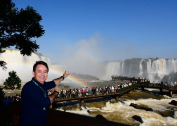 Visitantes nas Cataratas do Iguaçu. Foto: @fotoequipecataratas #FotoEquipeCataratas