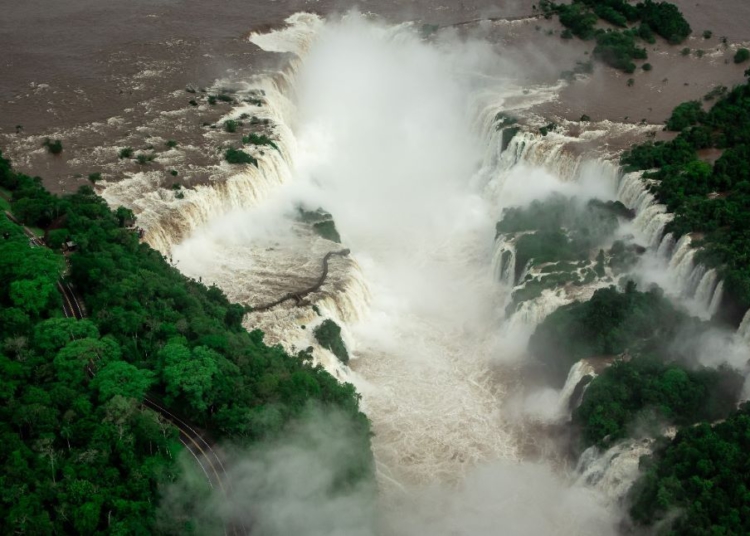 Cataratas do Iguaçu com vazão acima da média no feriadão de Finados. Foto: Nilmar Fernando e Lucas Santos #FotoEquipeCataratas
@fotoequipecataratas