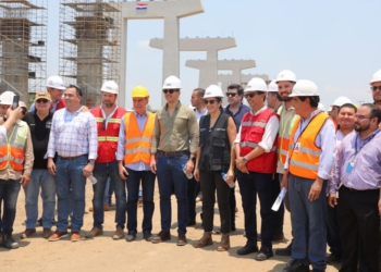 Presidente do Paraguai e comitiva em visita à obra nesta sexta-feira. Foto: IB/divulgação